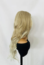 Load image into Gallery viewer, “Oh Honey” - This Gorgeous Blonde Mix Premium Fiber Wig is Sassy &amp; Sexy for Any Occasion 💋